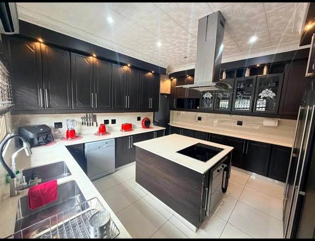 4 BEDROOM HOUSE FOR SALE IN FREELAND PARK